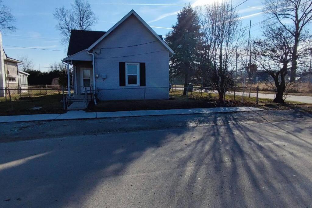 Perfect Combo Of Charm & Comfort- 2Bedroom Home Noblesville Exterior foto